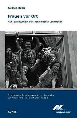 Titelseite des Buches "Frauen vor Ort" zeigt eine Gruppe von 8 jungen Frauen, die mit strahlenden Gesichtern aus einem Fenster winken