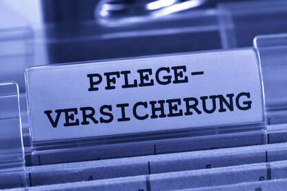 Akten, Schriftzug Pflegeversicherung